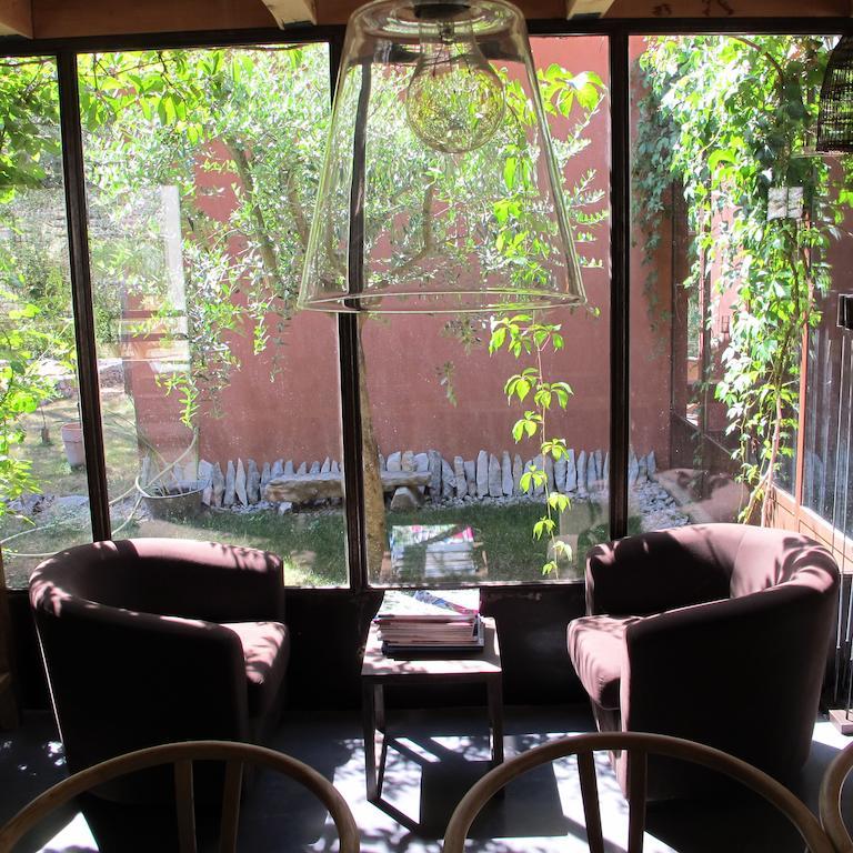 Les Pierres Sauvages Bed & Breakfast Besse-sur-Issole Екстериор снимка