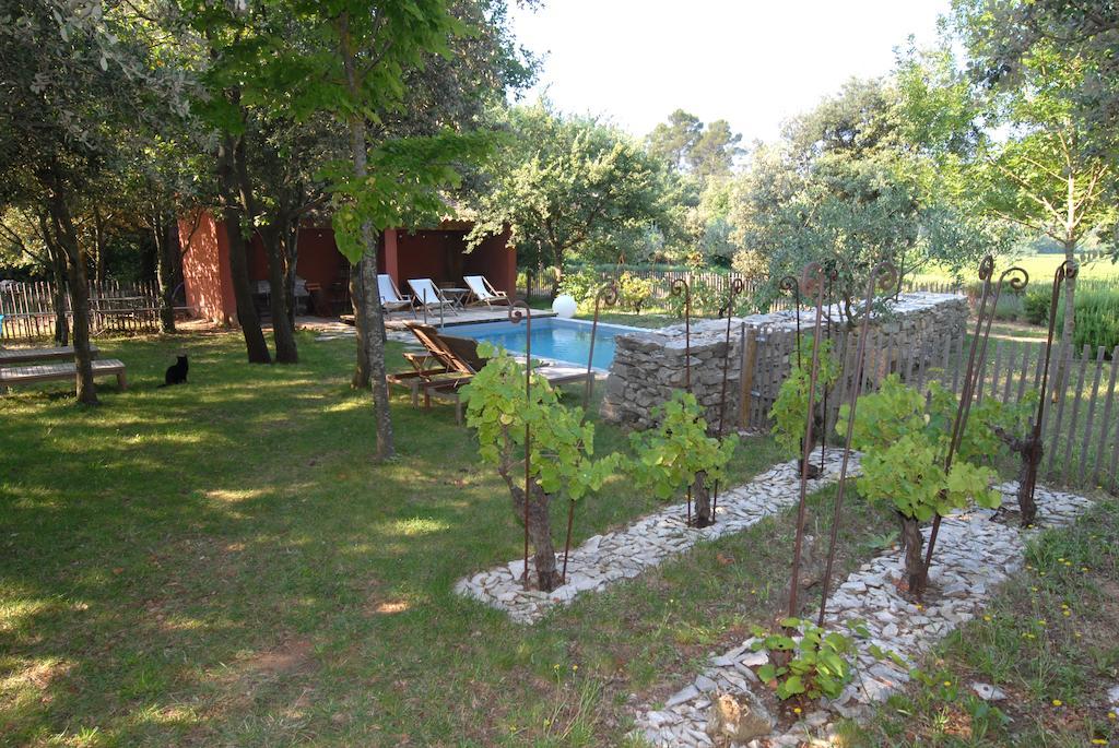 Les Pierres Sauvages Bed & Breakfast Besse-sur-Issole Екстериор снимка